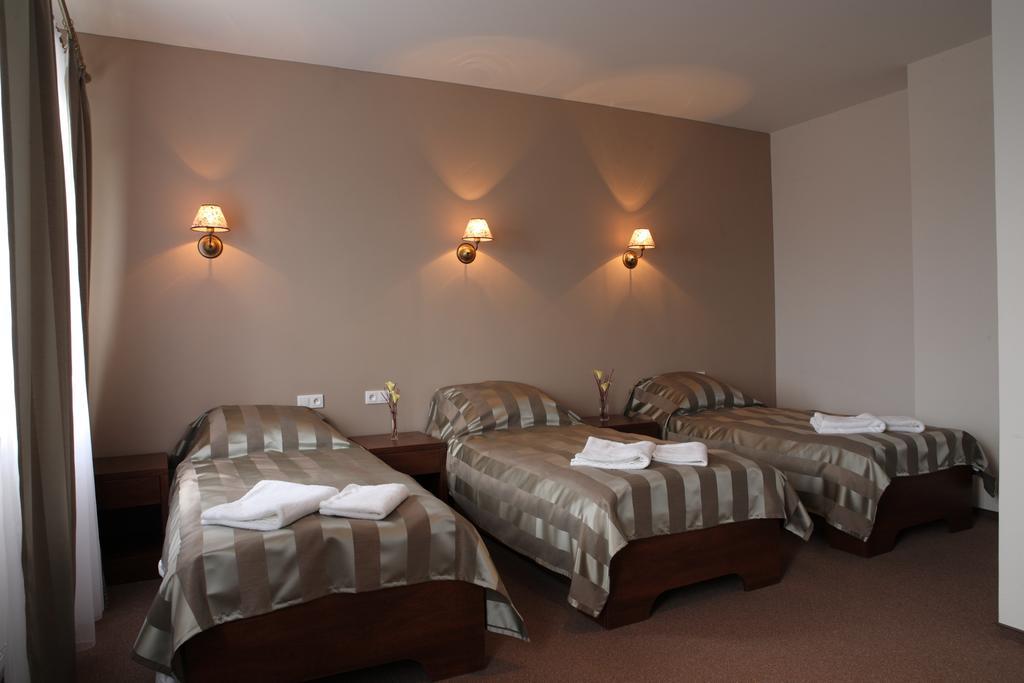 Hotel Stara Fabryka Malogoszcz Zimmer foto