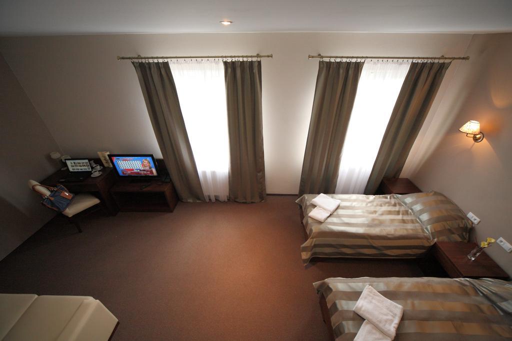 Hotel Stara Fabryka Malogoszcz Zimmer foto