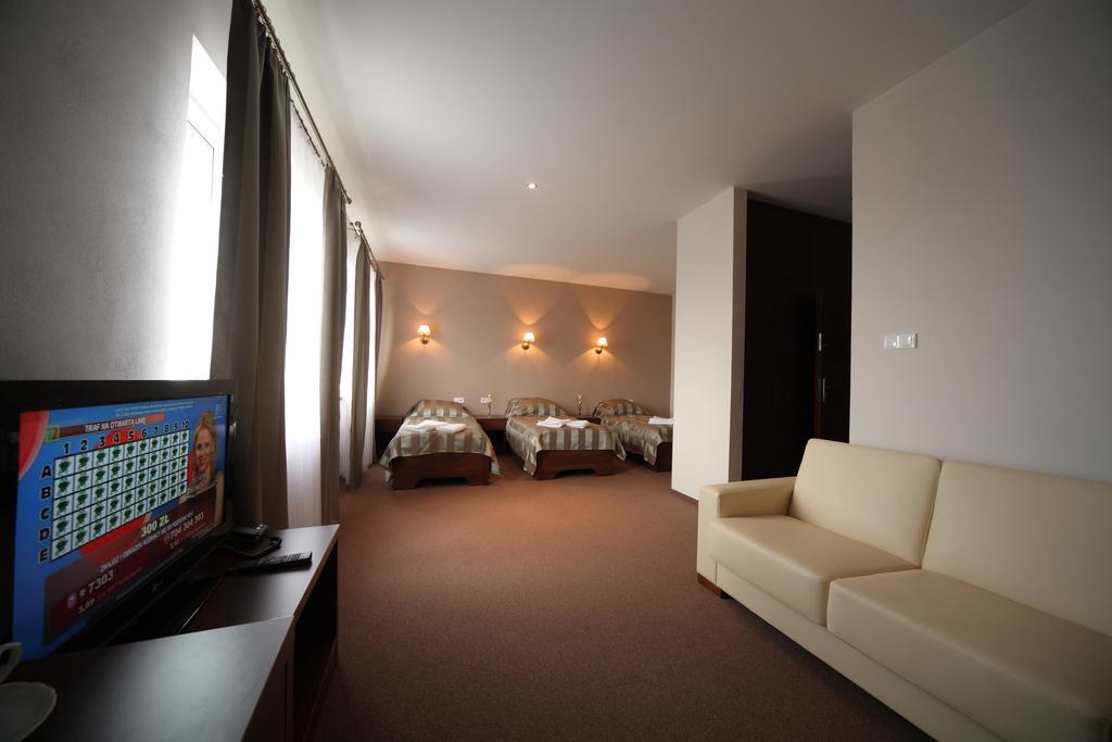 Hotel Stara Fabryka Malogoszcz Zimmer foto